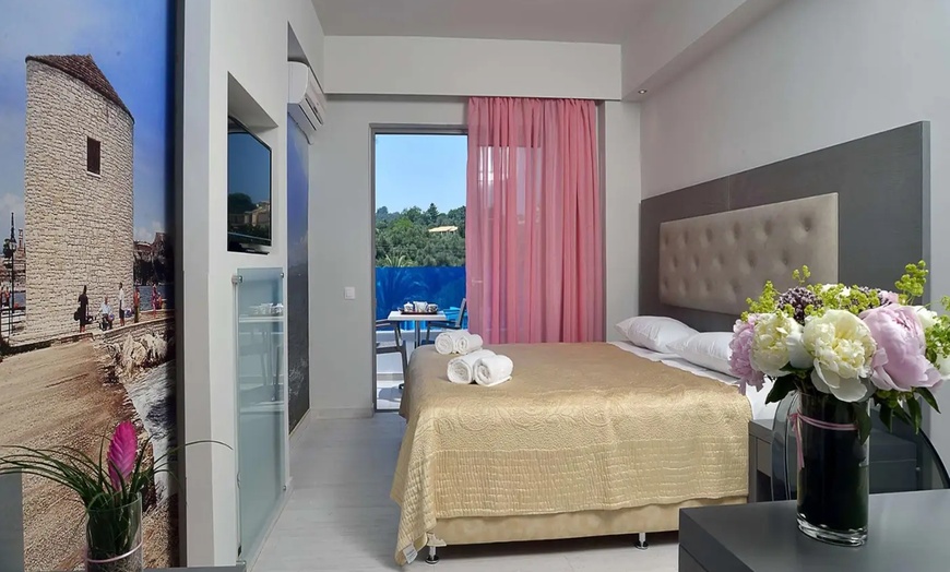 Image 27: ✈ 14-Day Italy and Greece Vacation with Air from Great Value Vacations