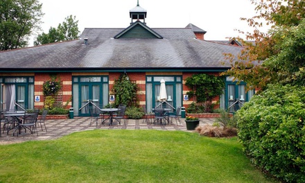 1 nights Stay for 2 - Breakfast, Early Check-In & Late Checkout - Wigan Oak Hotel