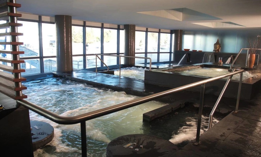 Image 2: Segovia: 1 o 2 noches con opción a actividad y acceso a spa