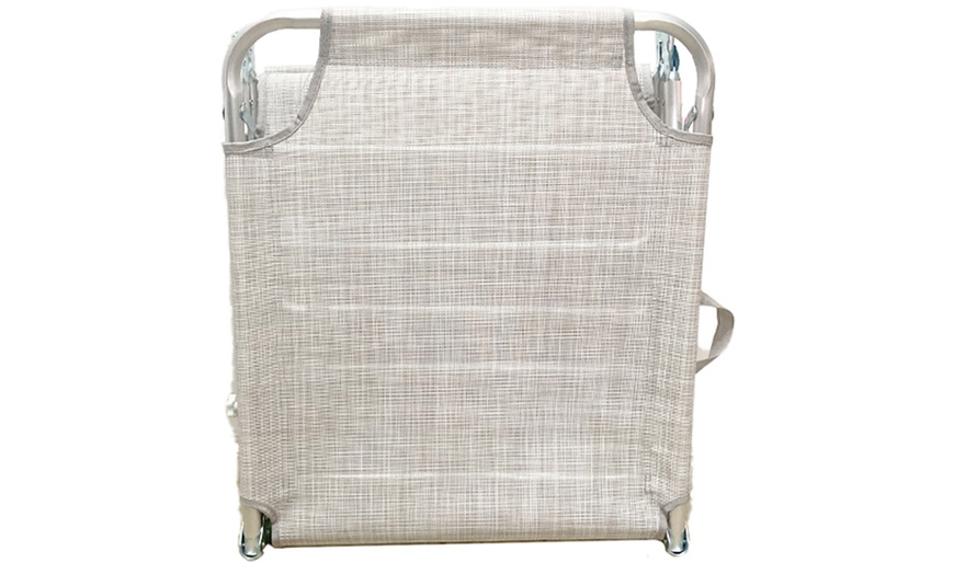 Image 5: Tumbona plegable con parasol 