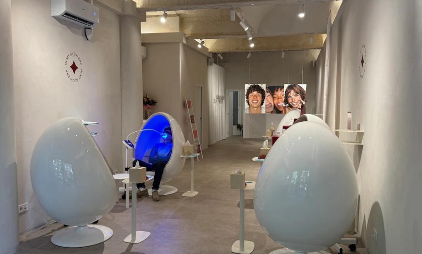 Image 11: Tratamiento blanqueador con gel de un mes y luz LED con férula