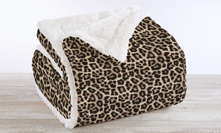 Image 5: Sherpa-Kuscheldecke