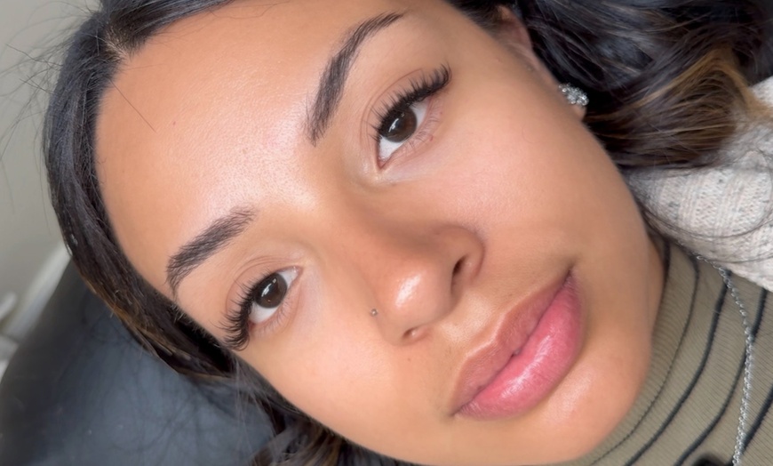 Image 4: Up to 44% Off on Eyebrow Tinting at The heavenly beauty bar