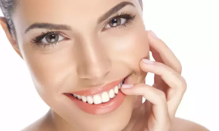 Rinomodelación con tratamiento de relleno dérmico para 1 persona