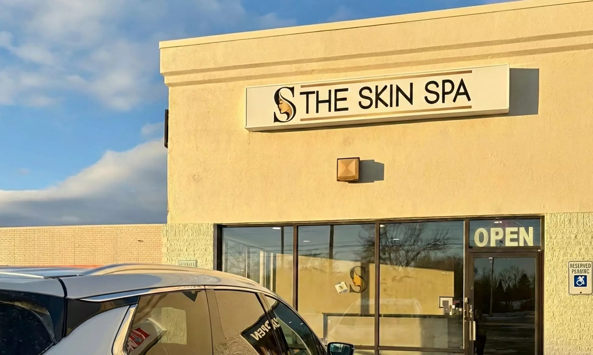 Customized Signature with Optional Back Facial or Microdermabrasion