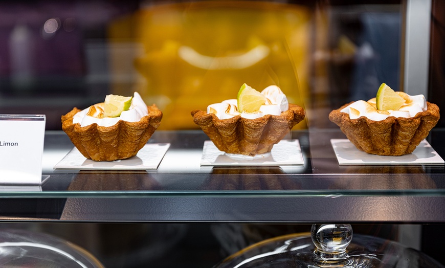 Image 10: Brunch para 2 o 4 con dulces, salados, bebidas y premium con cócteles
