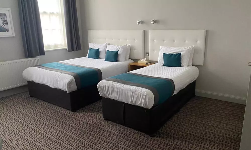 Essex: Double Room with Breakfast