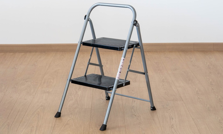 Image 2: Scala pieghevole in metallo
