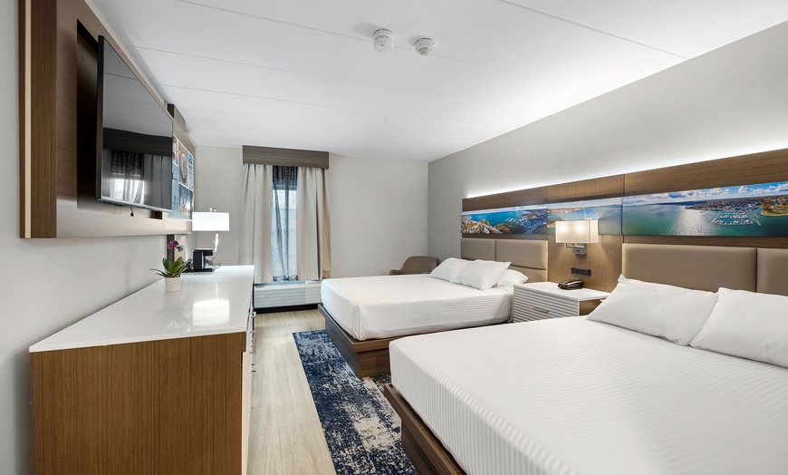 Image 3: Stay at the heart of Historic Plymouth w/ $25 Spa Credit