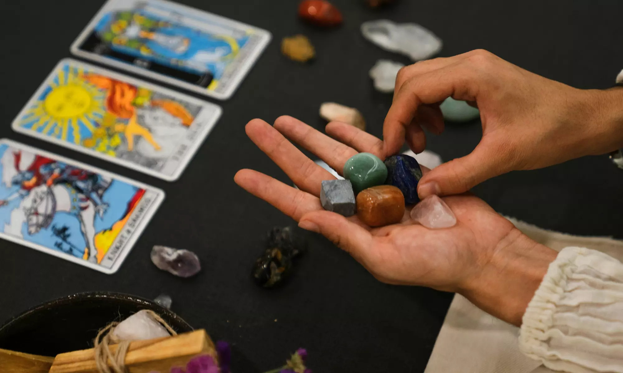 Séance de voyance avec tarots de 30 minutes par téléphone - Primary Image