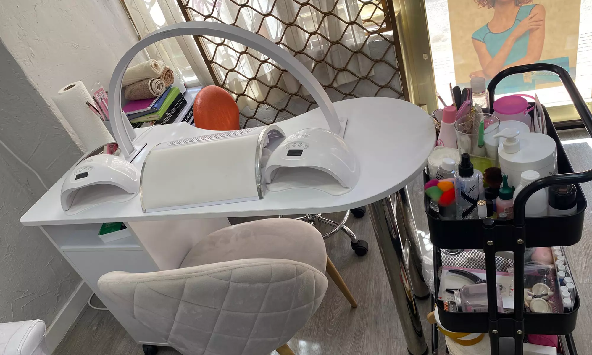 Manicura, pedicura o primera puesta de uñas de gel/acrílico y diseño