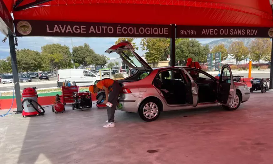 Lavage auto à Auto Clean FM Chateauneuf les Martigues