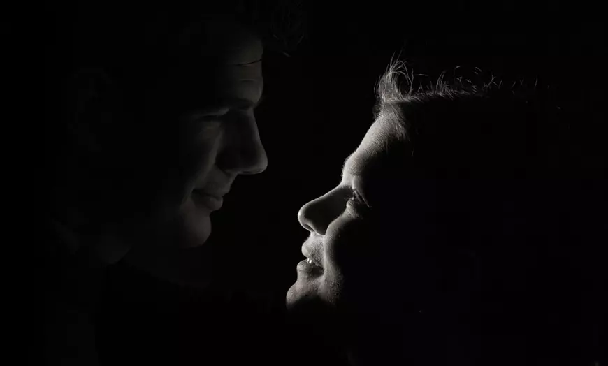 Image 8: Professionele groepsfotoshoot tot 15 personen in huiselijke studio