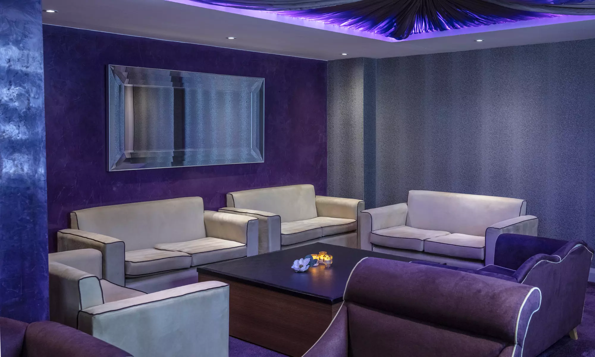 25 or 55-min Couples Massage/Treatment and Prosecco/Afternoon Tea