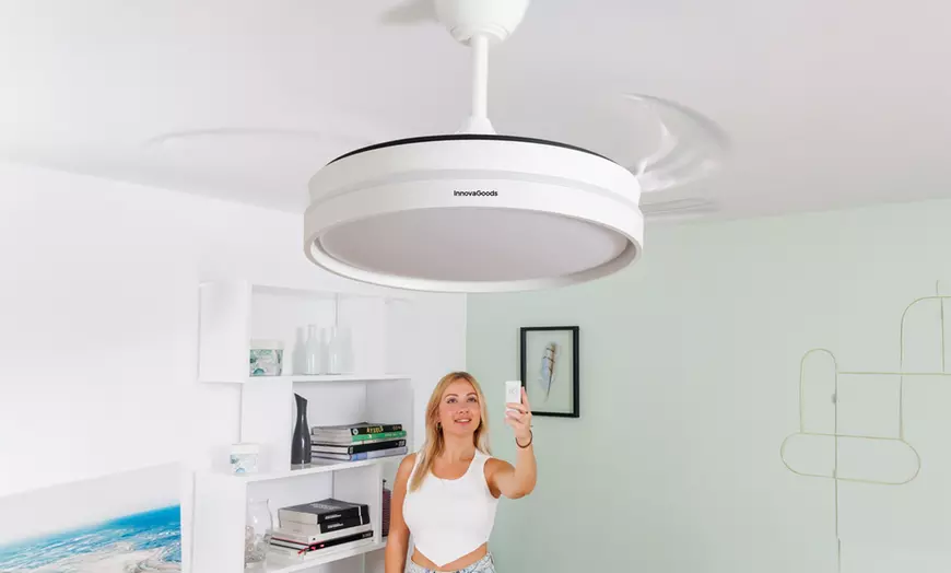 Image 1: InnovaGoods led-plafondventilator met 4 intrekbare bladen