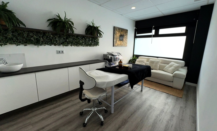 Image 5: Presoterapia y masaje drenante manual en paquetes flexibles