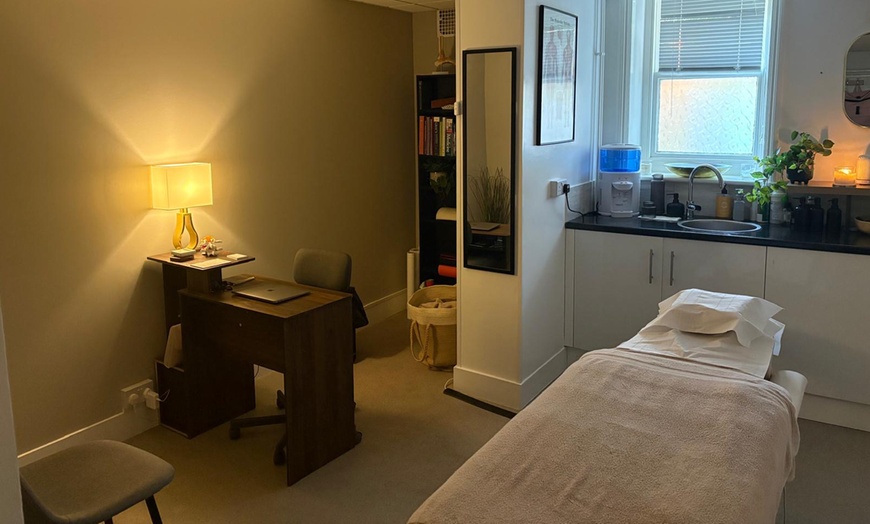 Image 2: 30 Min Sports Massage, 45 Min Deep Tissue Massage, 60 Min Sport & More