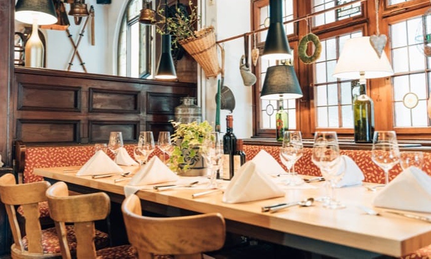 Image 9: Rheingau: 2 Nächte inkl. Verpflegung, Sauna und Wanderrucksack