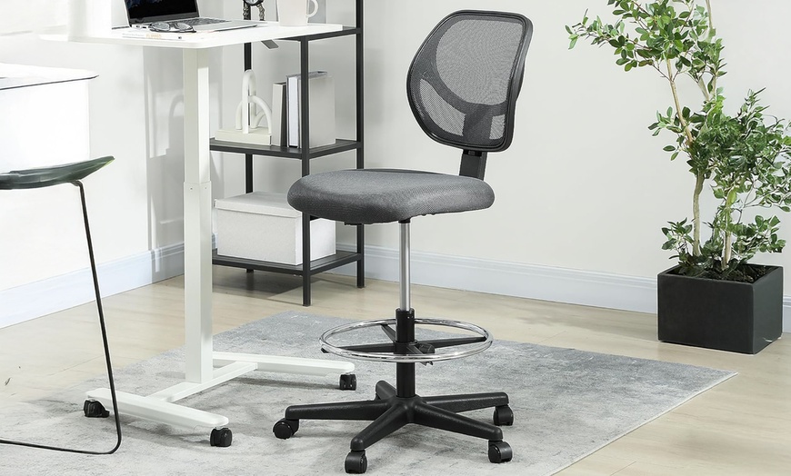 Image 8: Vinsetto Ergonomic Mesh-Back Chair