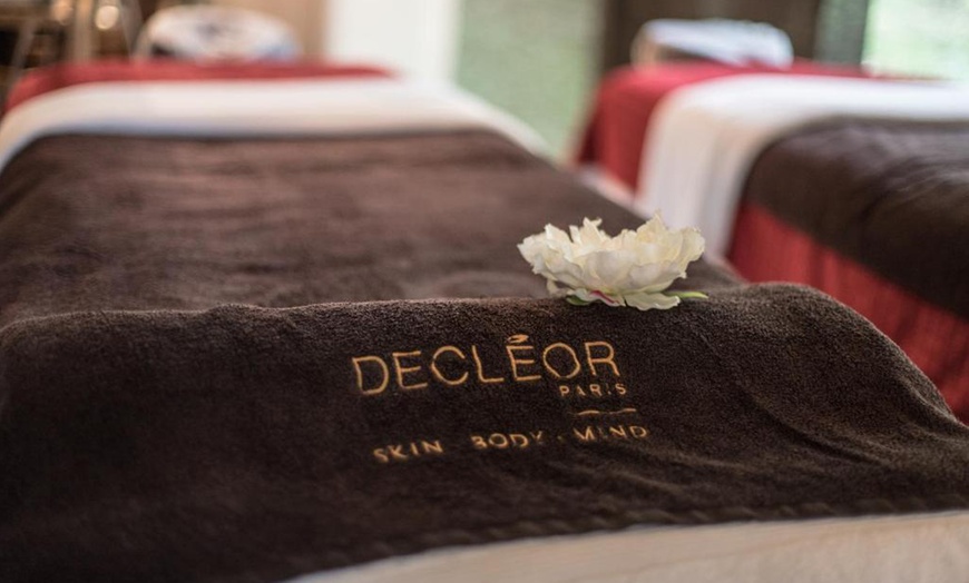 Image 9: Proche Fontainebleau en 4* : chambre double avec pdj et spa
