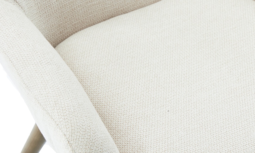 Image 23: Poltrona scandinava con gambe in legno massello Doosense