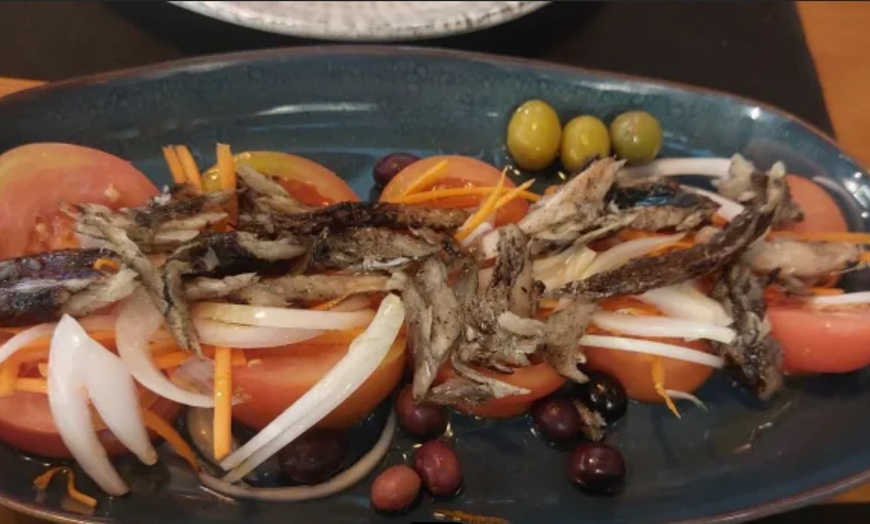 Image 23: Menú para 2 o 4 con entrantes, principales, postres y bebidas 