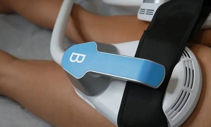 Image 2: 3 o 6 sesiones de tratamiento remodelante y push up con EM-Sculpt