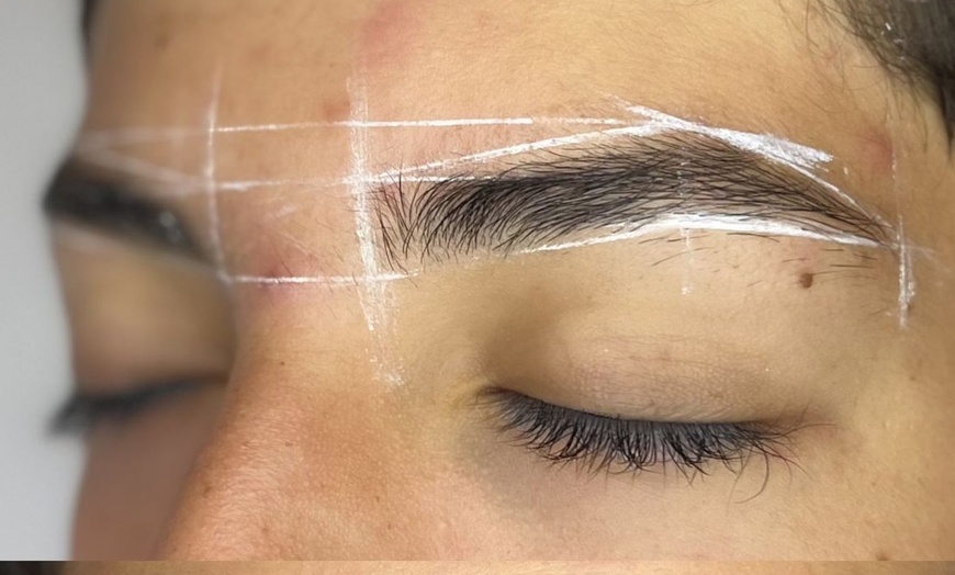 Image 10: Arreglo de cejas y pestañas: lifting, laminado, extensiones y más 