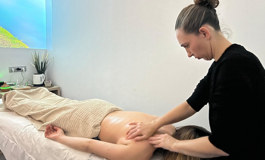 Image 7: Ritual de masaje a elegir de 60 o 90 min. con té y chocolate para 1