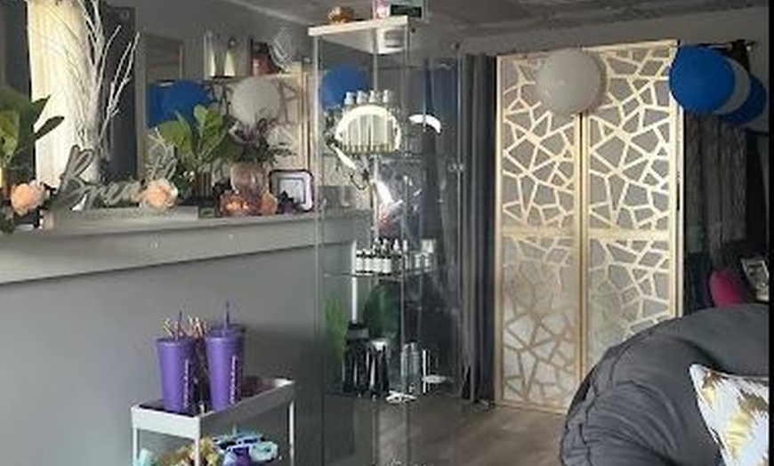 Image 2: Get Brazilian or Bikini Waxing Sessions optional Underarm Wax