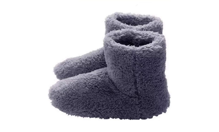 Image 8: Women's USB-Heated Boots Slipper