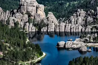 Mount Rushmore Helicopter Tour: Eye-Level Views & Historic Keystone