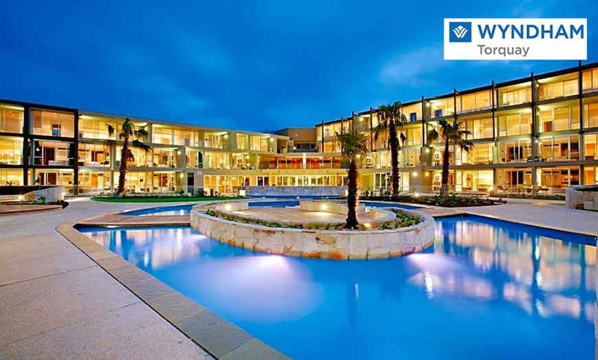Image 1: Torquay: Pool View Stay for 2 + Welcome Drink at Wyndham Resort