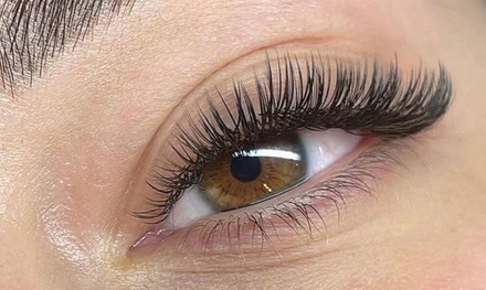 Full Set of Eyelash Extensions with 3D or 6D Volumes - Latelier Ivy
