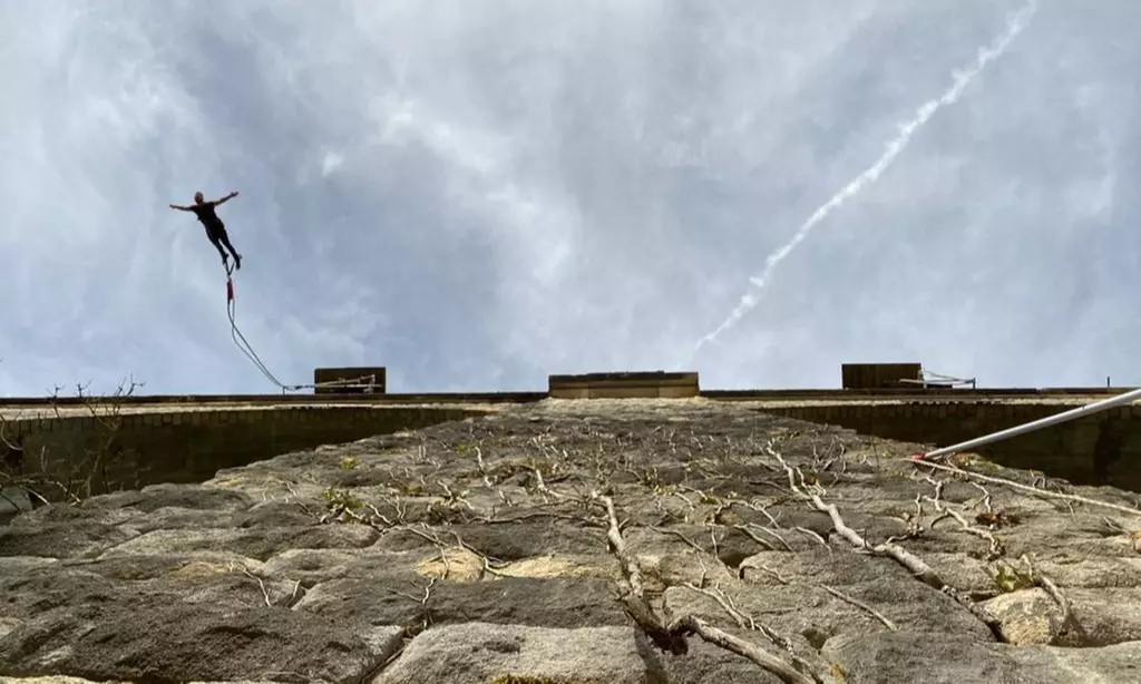 1 saut à l’élastique avec certificat de saut pour 1 ou 2 personnes avec Adrenaline elastic - Primary Image