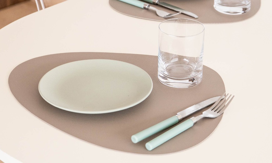 Image 3: Set van 4 elegante faux leren placemats