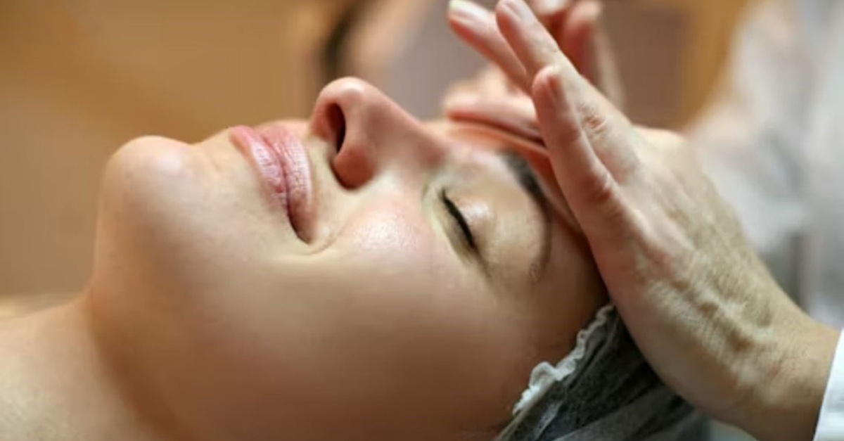 Tratamiento de limpieza facial e hidratación profunda en A Coruña