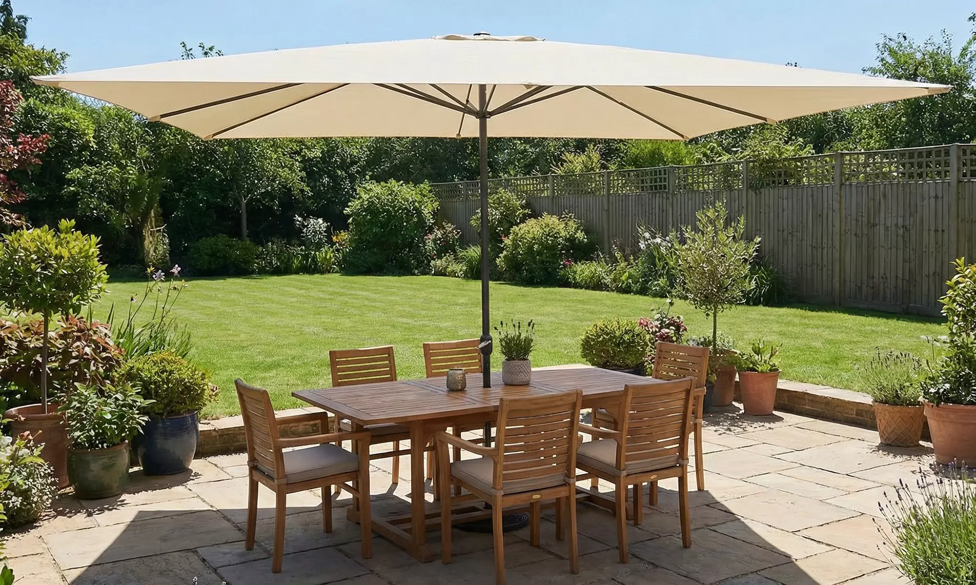 Selezione di ombrelloni con forme e colori assortiti