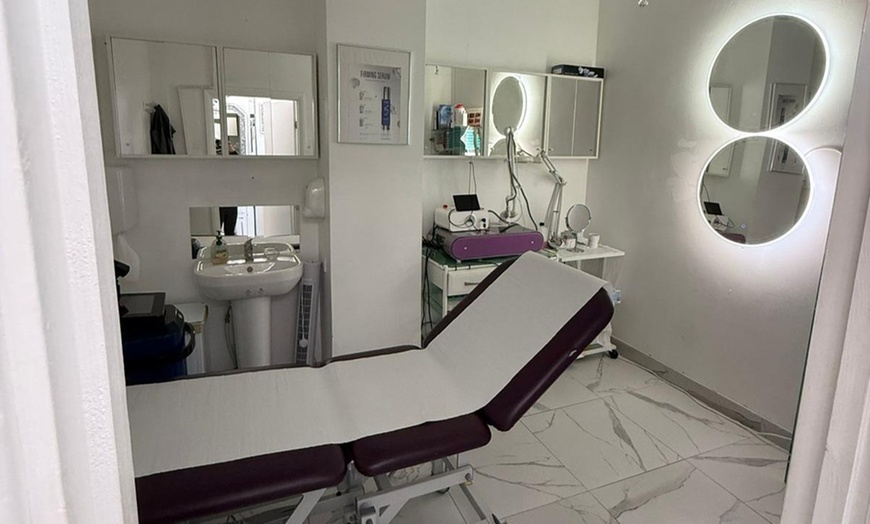 Image 3: 1ml or 2ml Dermal Filler With Consultation 