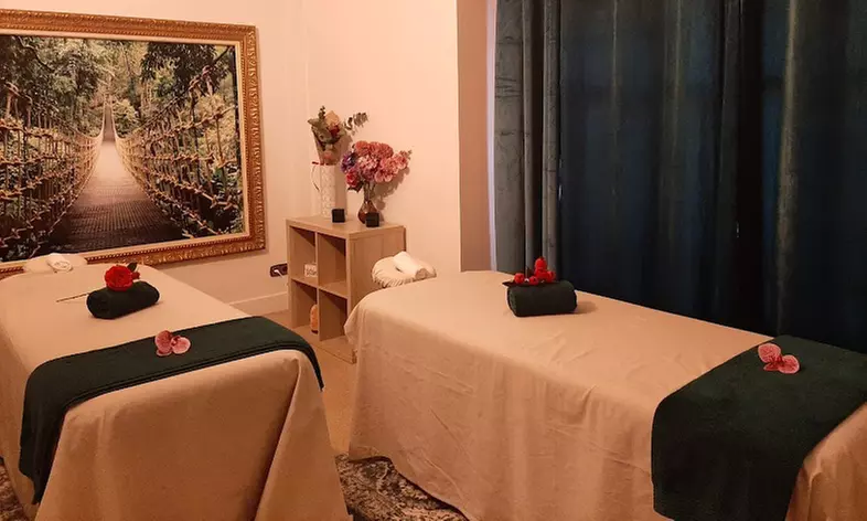 Ritual en pareja Mandala con aceites esenciales, aromas y copa de cava