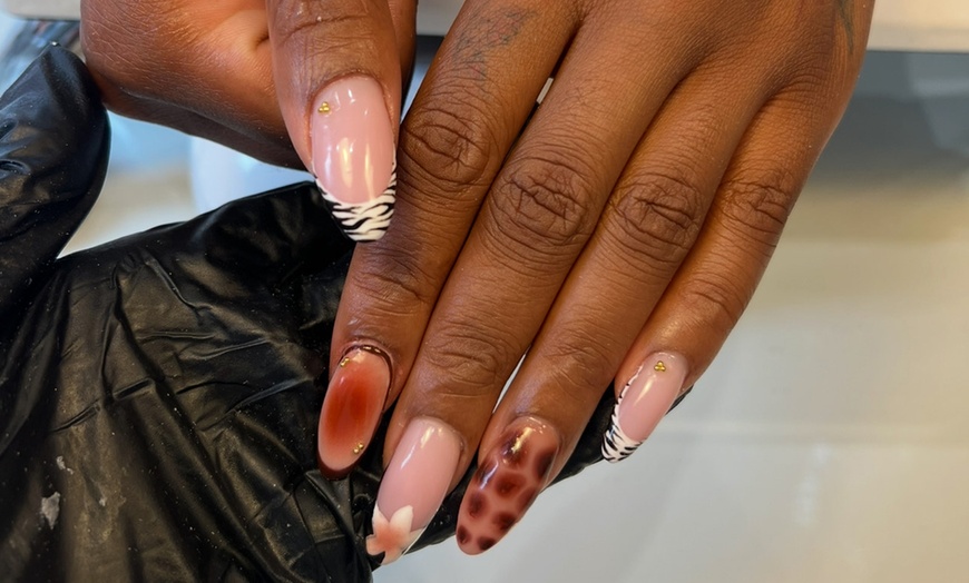 Image 3: Perfect Nails with Classic Gel Manicure or Classic Manicure with Biab 