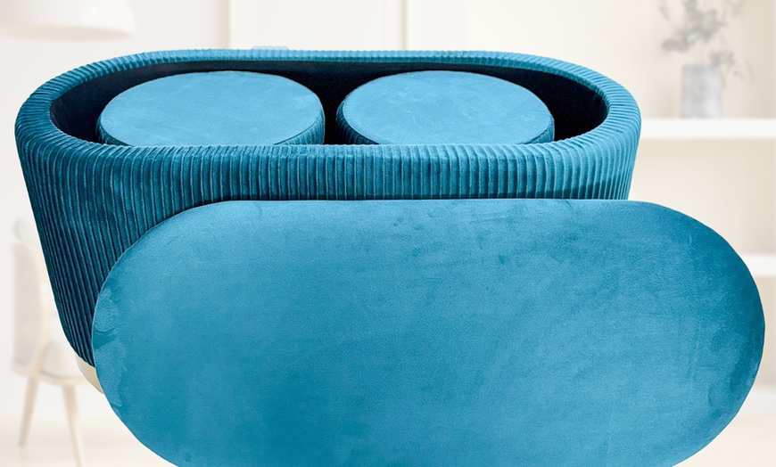 Image 8: Lote de 3 pufs con tapizado de terciopelo y espacio de almacenamiento