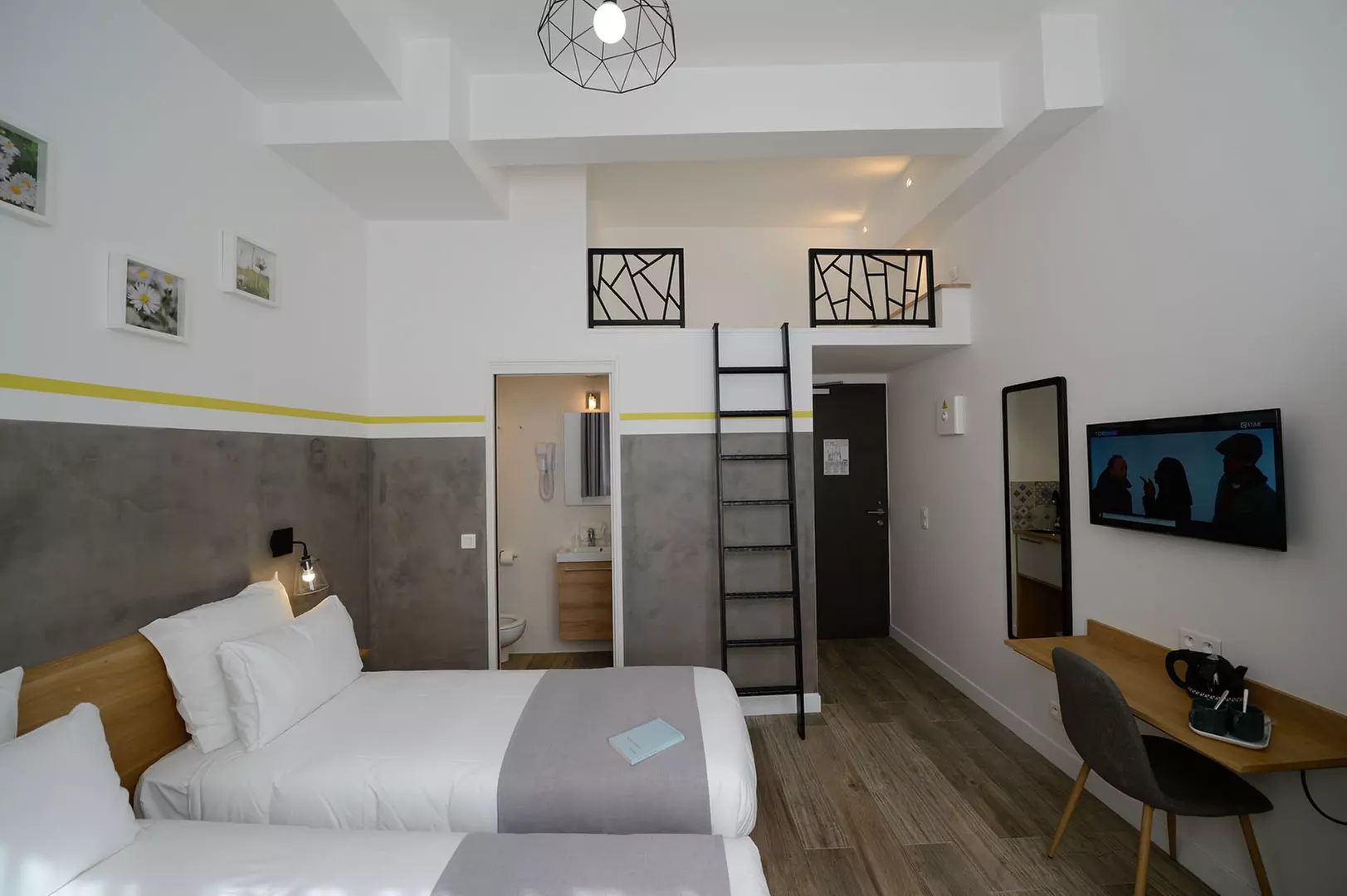 Paris and Disneyland: 4 or 6 Nights with Hotels + Optional Park Ticket