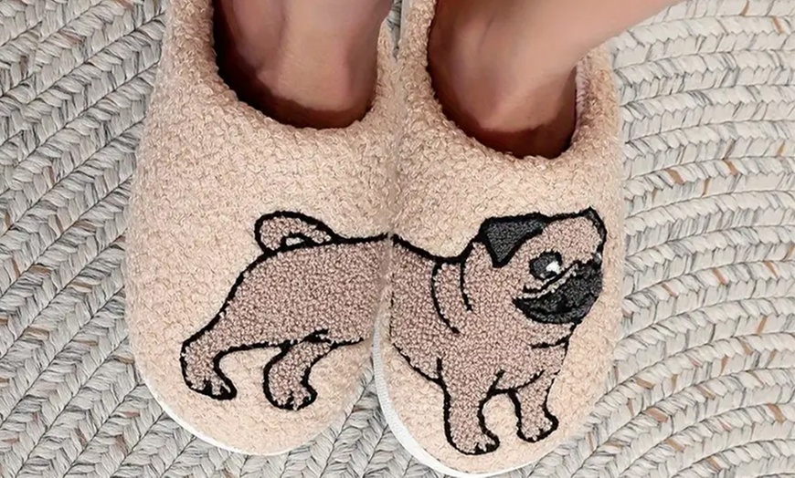 Image 8: Cartoon Animals Print Slippers 