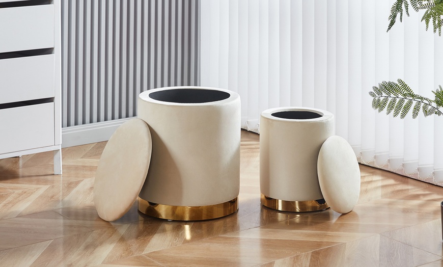 Image 3: Conjunto de pufs de terciopelo