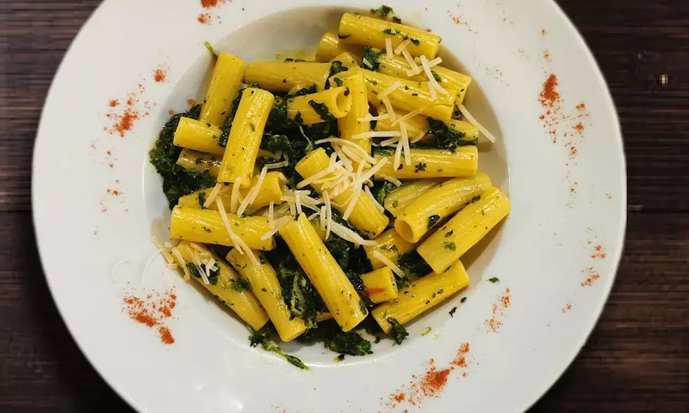 Pizza oder Pasta nach Wahl inkl. Salat für 1, 2 oder 4 Personen