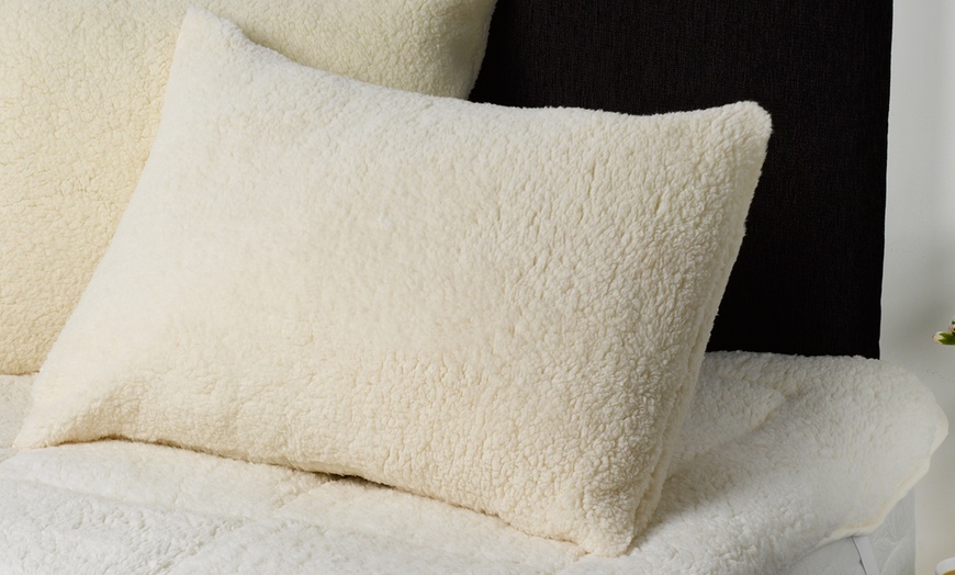 Image 1: Fluffy Fleece Traditional Pillow