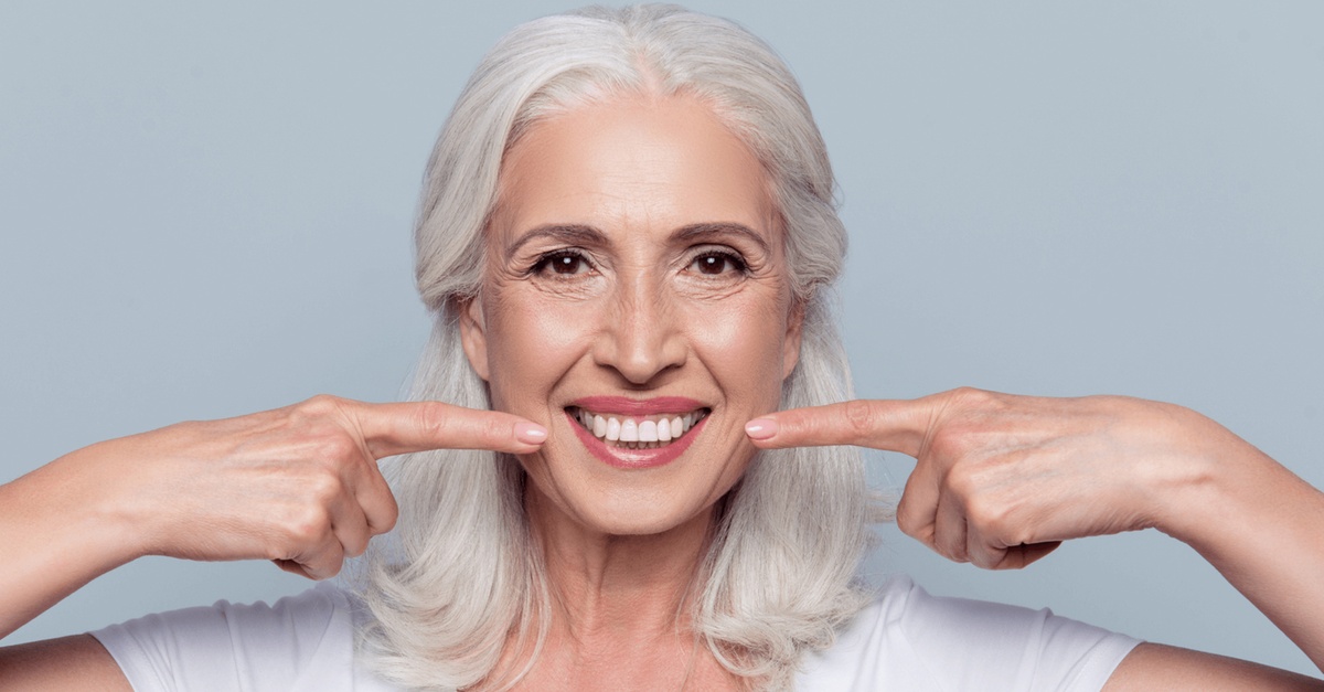 Prótesis dental acrílica completa con colocación en Bilbao