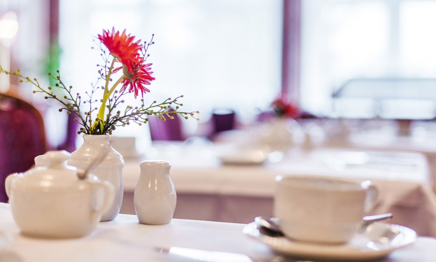 Image 9: Seligenstadt: Komfort-Doppelzimmer inkl. Frühstück / Halbpension