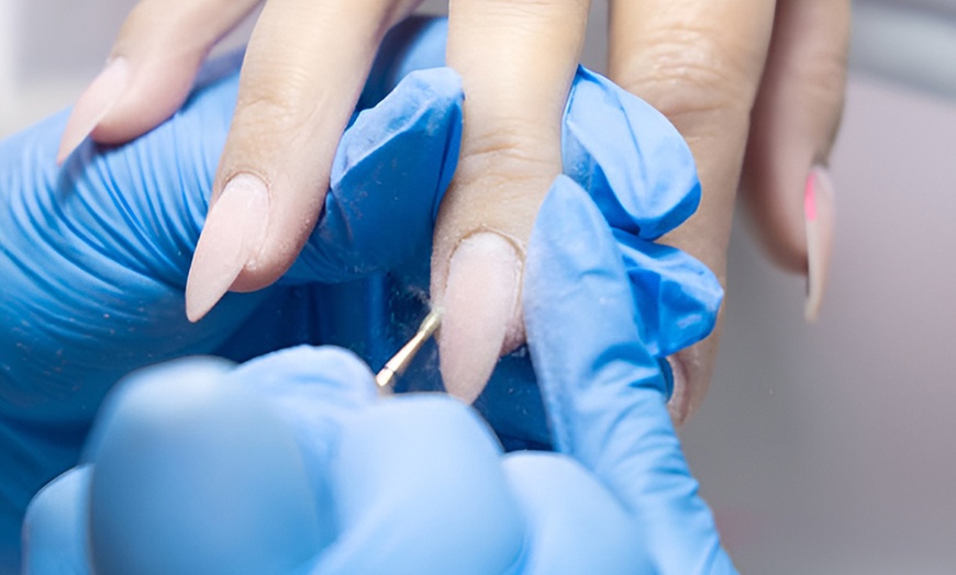 Image 2: Ultieme verzorging met luxe nagels & verfrissende gezichtsverzorging